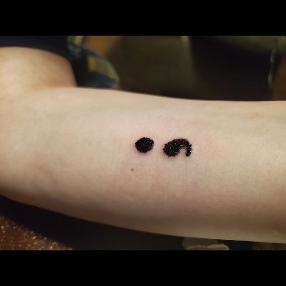 Meet your Posher, Mandie of all Trades - Picture 6 of 6